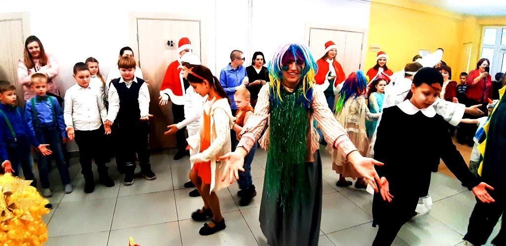 Игры, хороводы и белый медведь: в Вышнем Волочке прошёл удивительный праздник