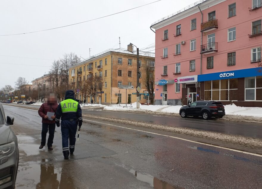 В Твери два дня штрафовали бессовестных пешеходов