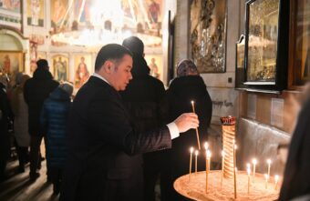 Игорь Руденя в Крещенский сочельник посетил богослужение в тверском храме в честь иконы Божией Матери «Всех скорбящих Радость» Игорь Руденя в Крещенский сочельник посетил богослужение в тверском храме в честь иконы Божией Матери «Всех скорбящих Радость»