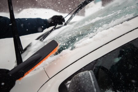 Под Тверью женщина помогла неблагодарному таксисту выбраться из «снежного плена» Под Тверью женщина помогла неблагодарному таксисту выбраться из «снежного плена»