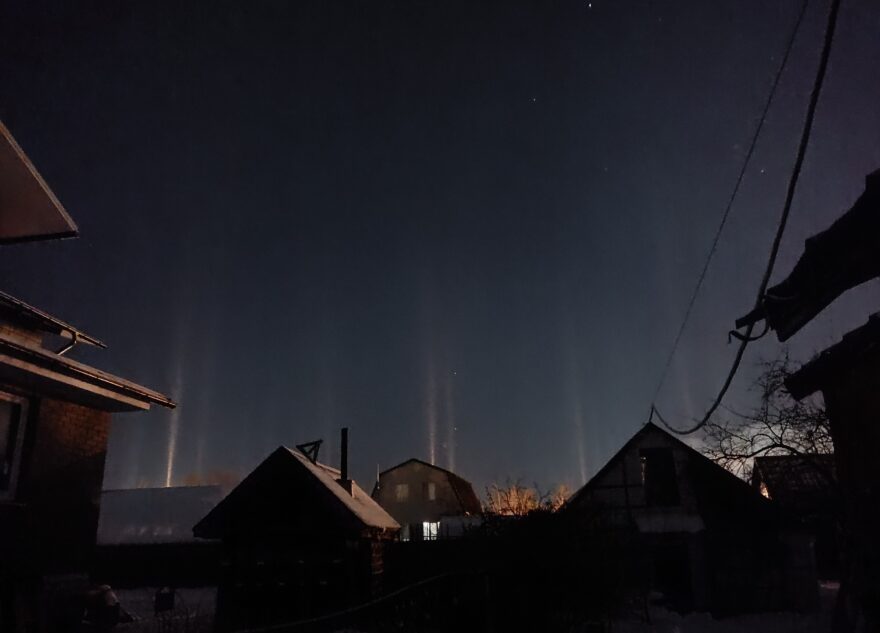 Ночью тверское небо пронзили световые столбы