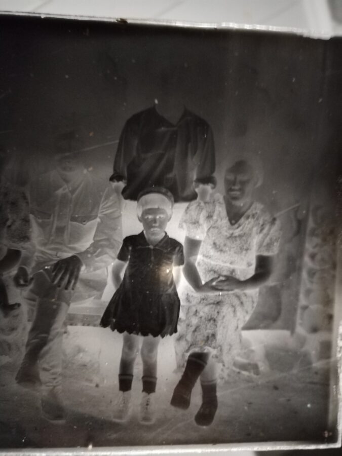 Под Тверью нашли и передали в музей уникальные стёкла-негативы