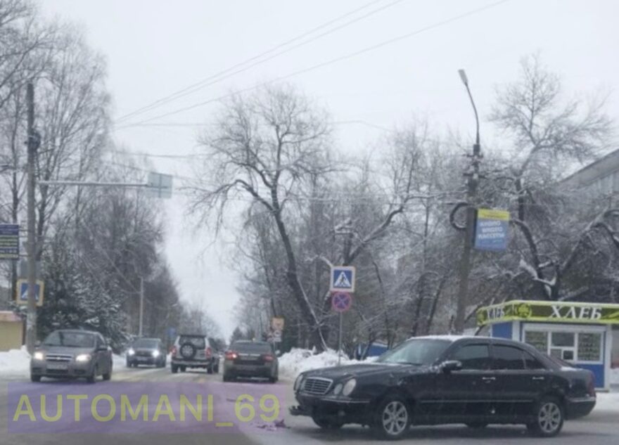 Утром жительница Тверской области спровоцировала ДТП