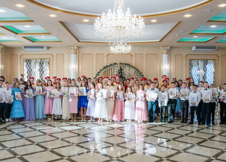 Бал юнармейцев в Тверской области открыли пятиклассники