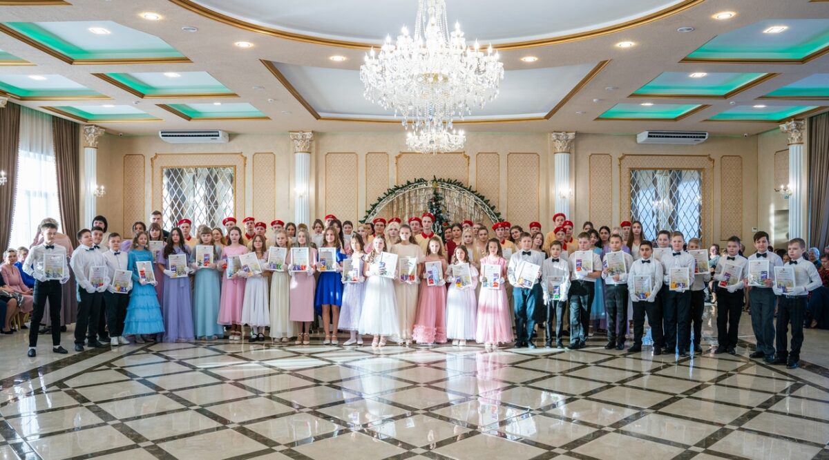 Бал юнармейцев в Тверской области открыли пятиклассники