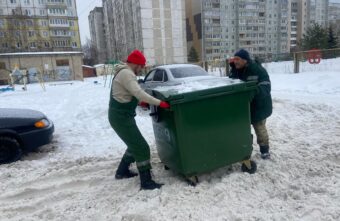 Жителей Тверской области просят не загораживать проезды к мусорным контейнерам Жителей Тверской области просят не загораживать проезды к мусорным контейнерам