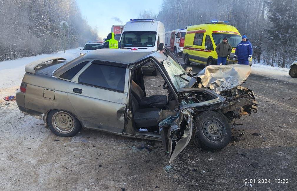 Появились подробности страшной массовой аварии в Тверской области Появились подробности страшной массовой аварии в Тверской области