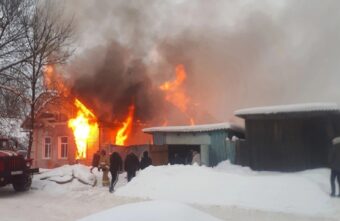 Семье из Тверской области, у которой всё сгорело, нужна помощь Семье из Тверской области, у которой всё сгорело, нужна помощь