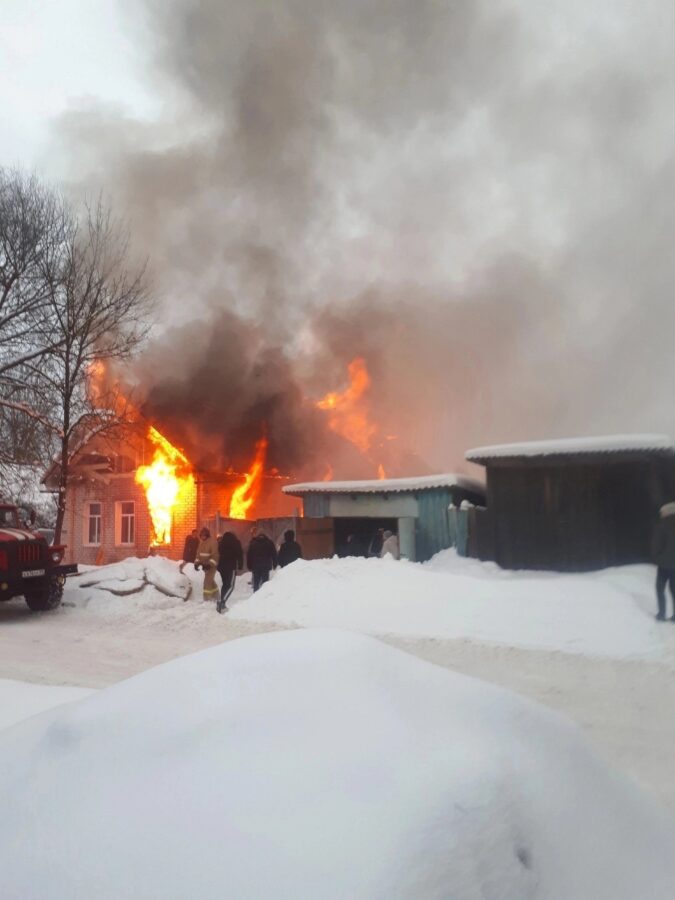 Семье из Тверской области, у которой всё сгорело, нужна помощь