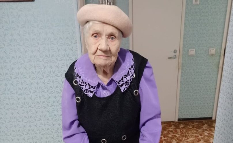 В Андреапольском муниципальном округе ветеранам вручили новогодние подарки