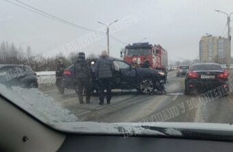 В Твери на улице Красина не поделили дорогу ВАЗ и Ауди В Твери на улице Красина не поделили дорогу ВАЗ и Ауди