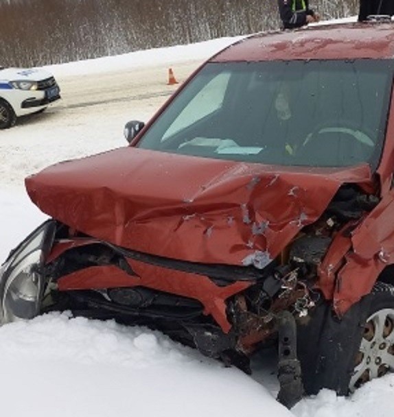 Два человека пострадали в ДТП на "встречке" в Тверской области