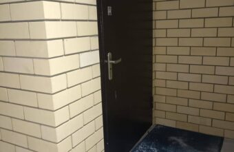 В деревне под Тверью при загадочных обстоятельствах погибли трое мужчин В деревне под Тверью при загадочных обстоятельствах погибли трое мужчин