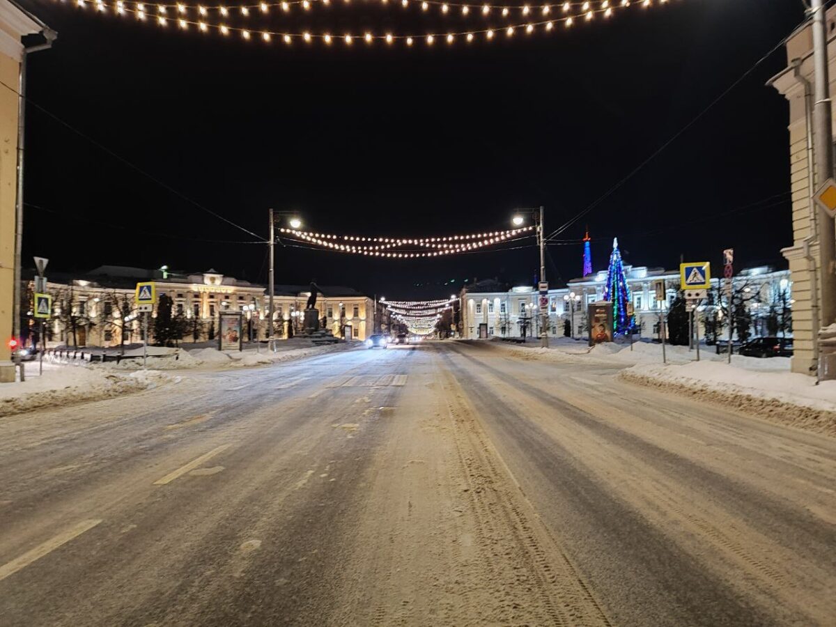 В Твери женщина попала под колеса автомобиля