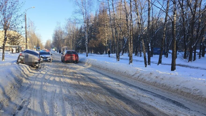 В Твери под колесами автомобиля оказался пенсионер