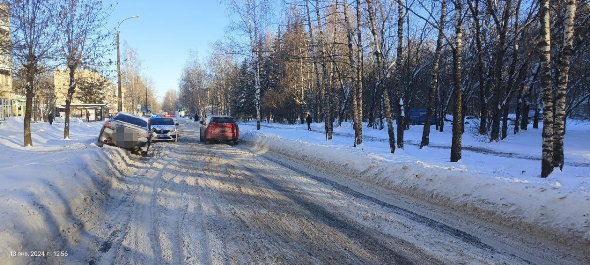 В Твери под колесами автомобиля оказался пенсионер