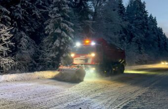 353 единицы техники вышли на расчистку дорог Тверской области