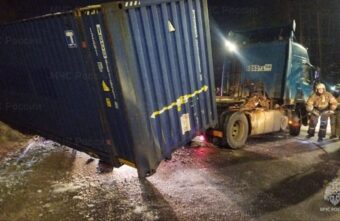 В Тверской области спасатели восстановили движение после ДТП