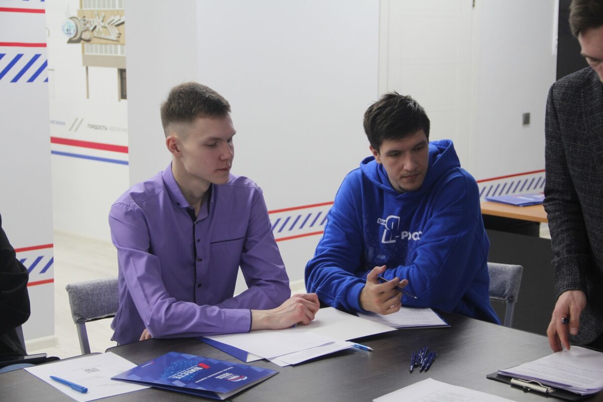 На базе Штаба общественной поддержки Тверской области в День студента активисты провели круглый стол