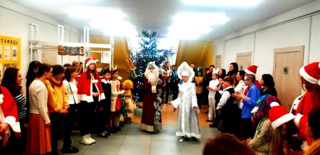 Игры, хороводы и белый медведь: в Вышнем Волочке прошёл удивительный праздник