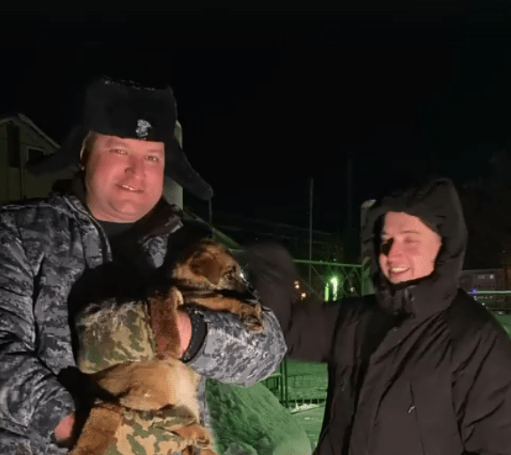 В Тверской области полицейские спасли от мороза бездомных щенков