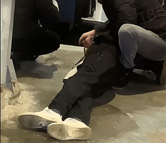 В Твери 22-летний парень умер на глазах у окружающих