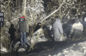 Жителей Тверской области поблагодарили за помощь семье после аварии