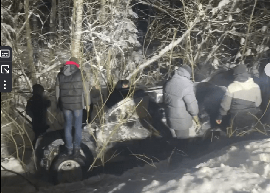 Жителей Тверской области поблагодарили за помощь семье после аварии