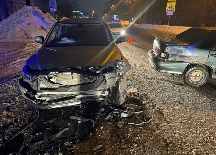 Две девушки получили травмы головы в ржевской аварии в Тверской области Две девушки получили травмы головы в ржевской аварии в Тверской области