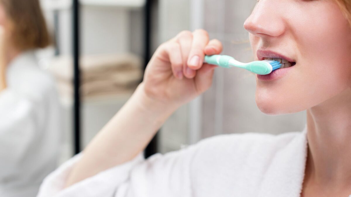 Жителям Тверской области рассказали, чем опасна зубная паста