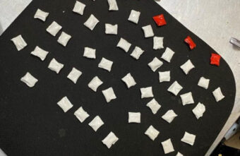 52 свёртка с наркотиками нашли у задержанного в Твери мужчины 52 свёртка с наркотиками нашли у задержанного в Твери мужчины