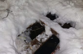 Житель Тверской области провалился в открытый люк