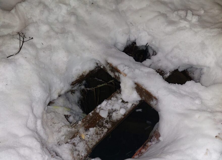 Житель Тверской области провалился в открытый люк