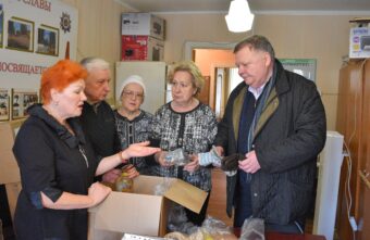 Тверские ветераны и школьники готовят подарки участникам СВО