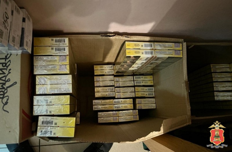 Больше 4 тысяч пачек контрафактных сигарет нашли в магазине в Тверской области