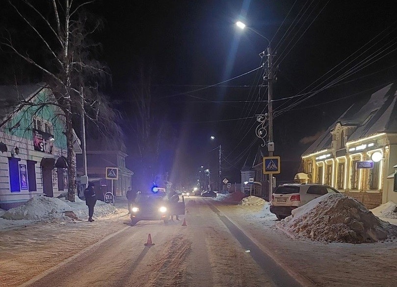 Водитель иномарки сбил несовершеннолетнего на зебре в Тверской области