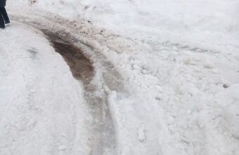 Посетитель кладбища под Тверью пожаловался на плохие дороги