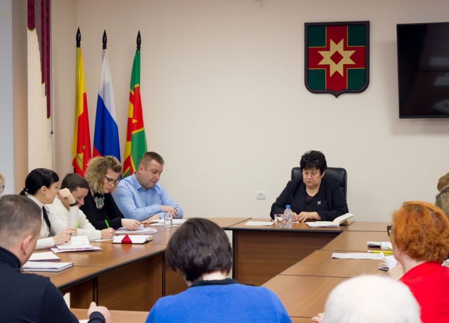 В Лихославле обсудили ремонт дорог, безопасность и благоустройство