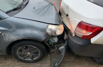 70-летняя женщина попала под колёса УАЗа в Тверской области 70-летняя женщина попала под колёса УАЗа в Тверской области