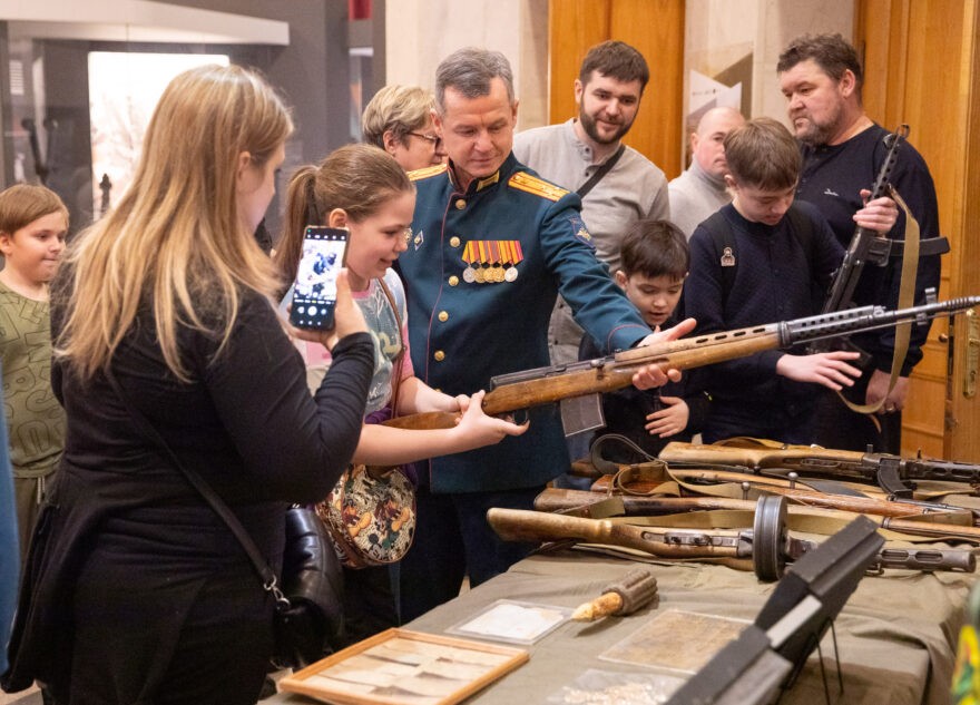 Найденную в Тверской области курительную трубку показали на выставке в Москве