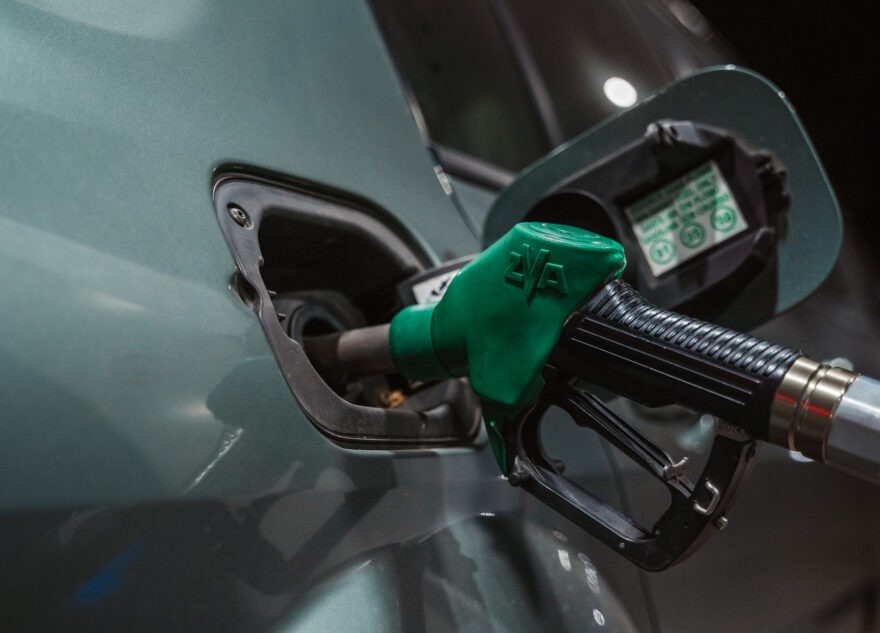 Для снижения цен правительство РФ намерено запретить экспорт бензина