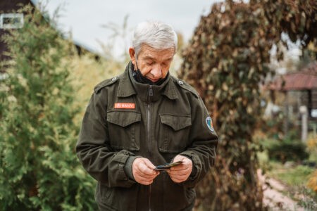 64-летний тверитянин расплачивался чужой банковской картой как своей 64-летний тверитянин расплачивался чужой банковской картой как своей