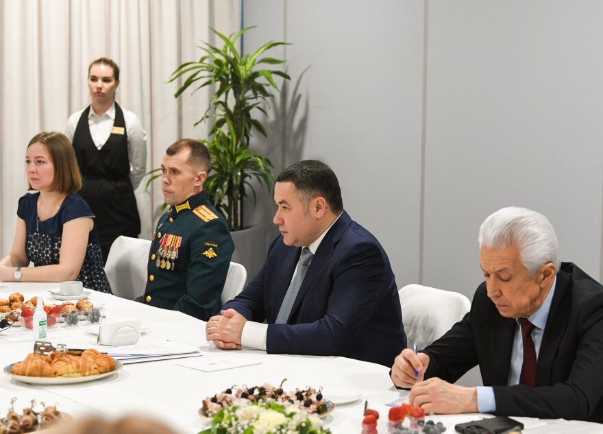 Игорь Руденя и Владимир Васильев пообщались с участниками СВО и их семьями