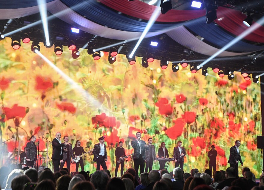 В Твери защитников Отечества с праздником поздравил Хор Турецкого