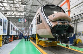 Игорь Руденя и Виталий Савельев посетили Тверской вагоностроительный завод Игорь Руденя и Виталий Савельев посетили Тверской вагоностроительный завод