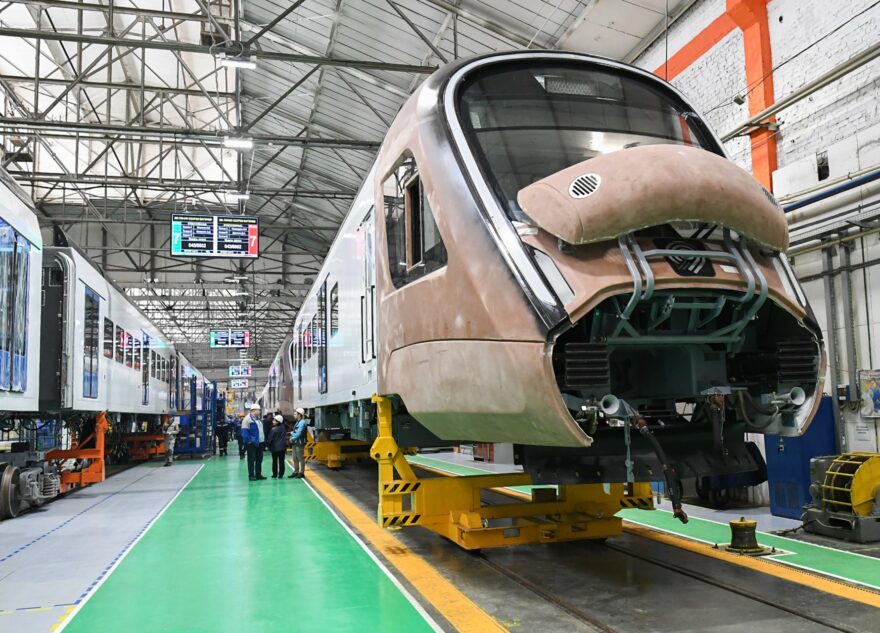 Игорь Руденя и Виталий Савельев посетили Тверской вагоностроительный завод