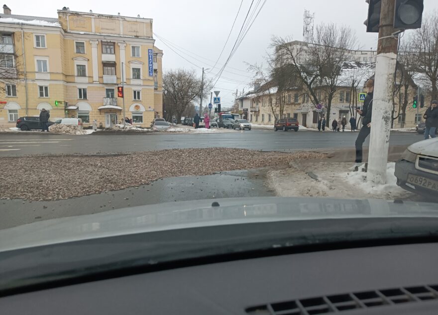 Тверские водители пожаловались на недоделанный участок дороги