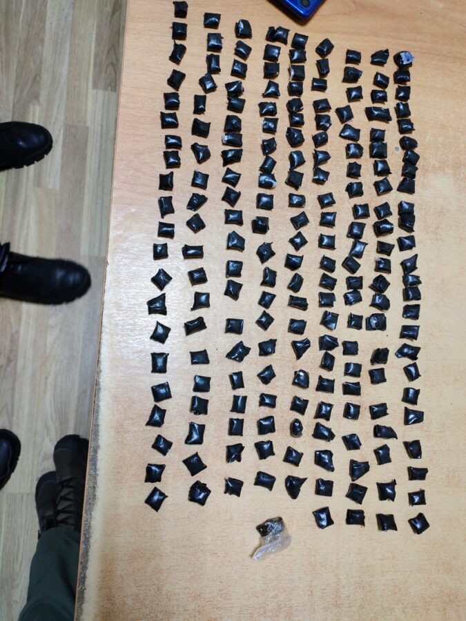 В Твери транспортные полицейские задержали ОПГ, которая занималась сбытом наркотиков