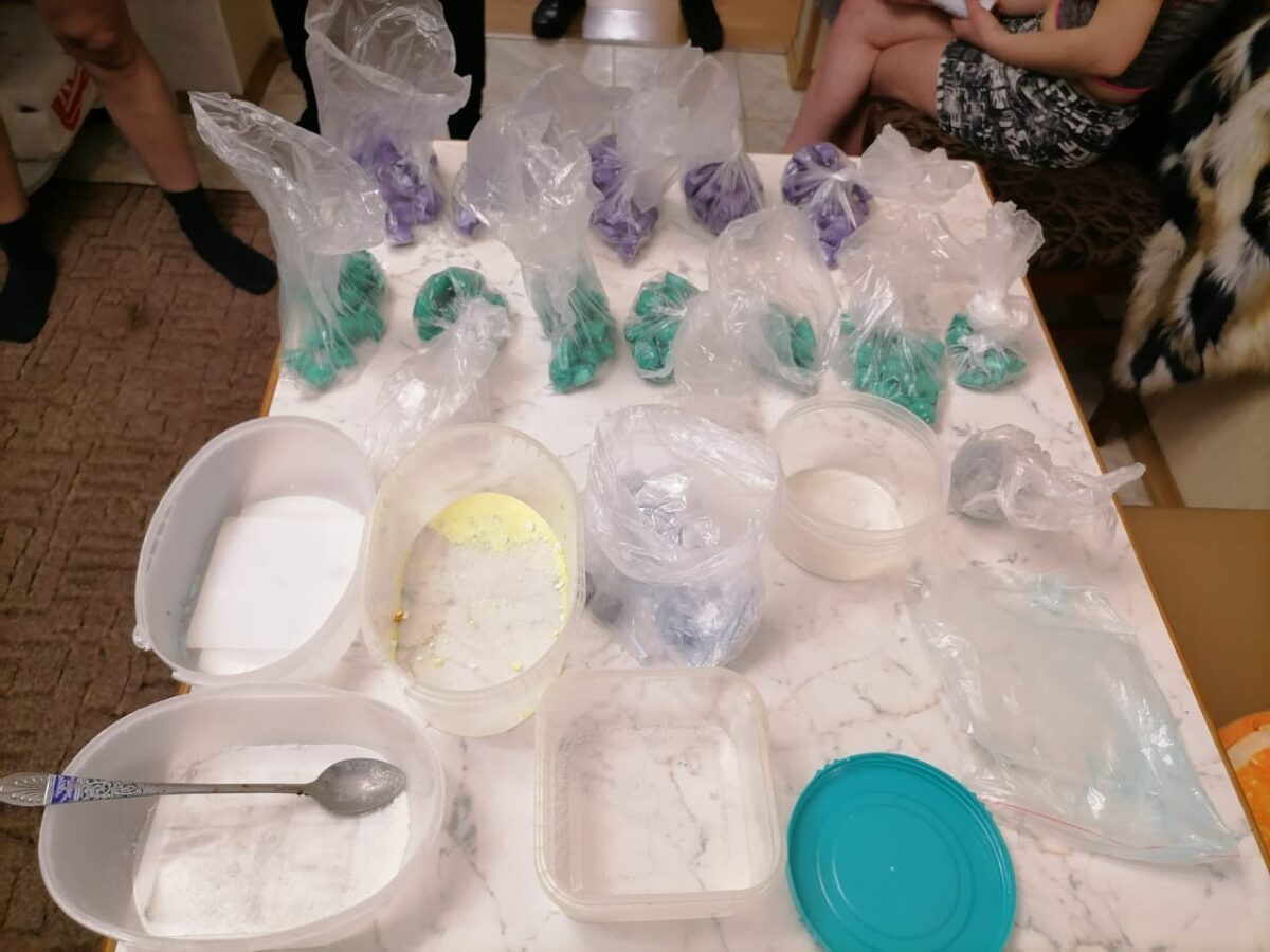 В Твери транспортные полицейские задержали ОПГ, которая занималась сбытом наркотиков