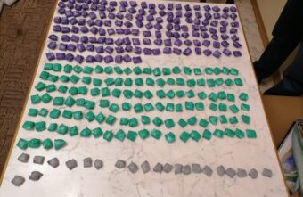 В Твери транспортные полицейские задержали ОПГ, которая занималась сбытом наркотиков